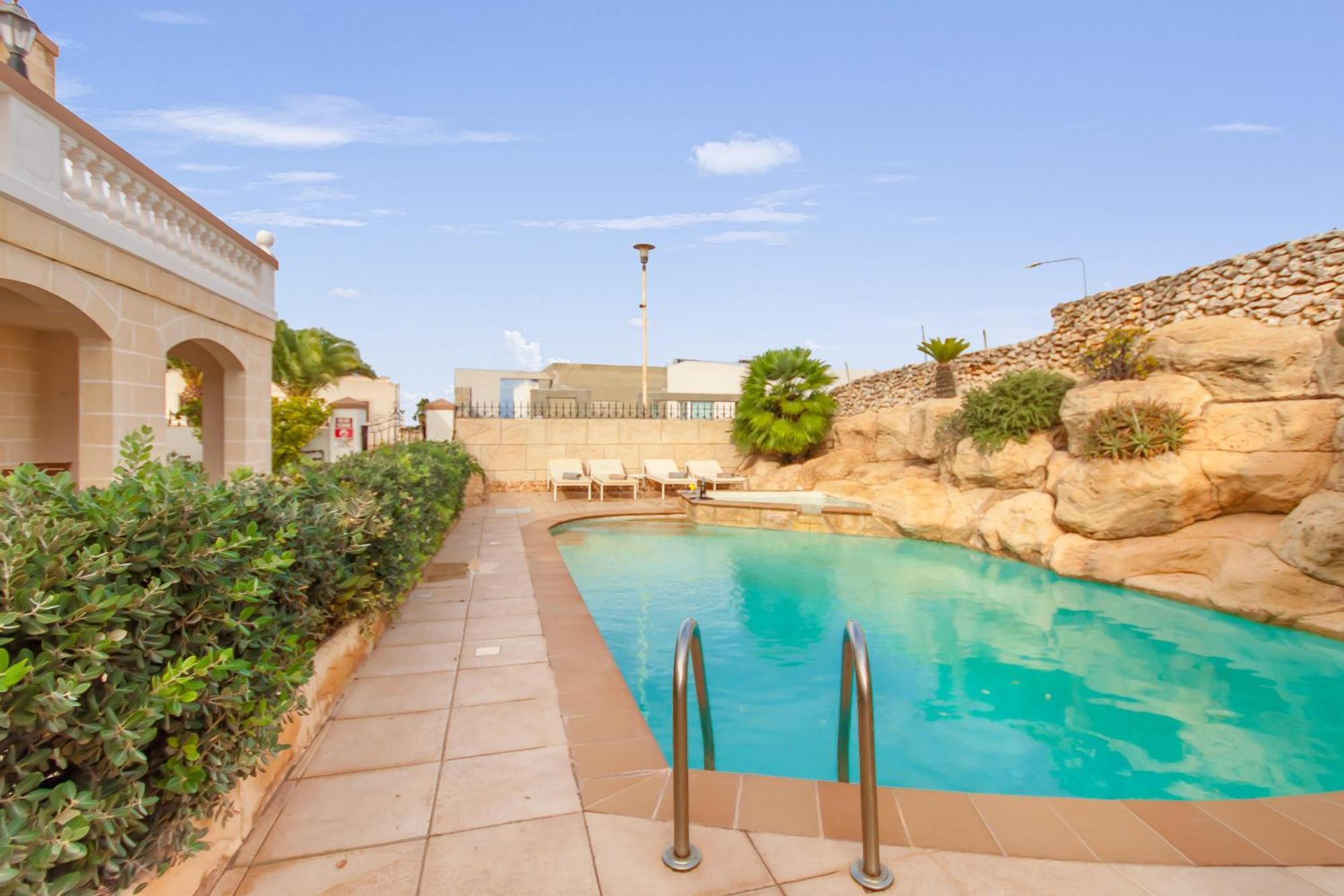 Villa & Pool Apartments In Mellieha Bay Eksteriør bilde