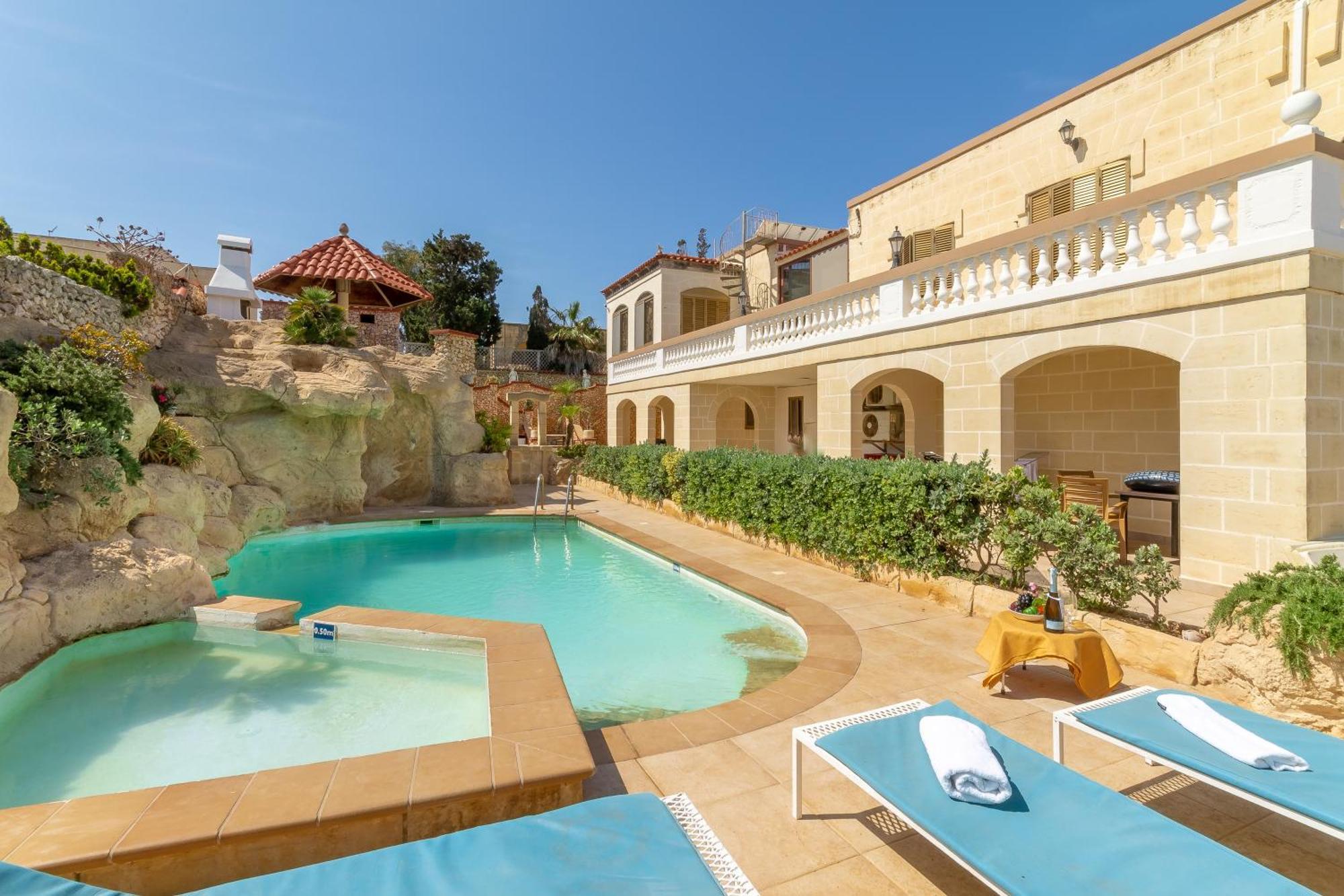 Villa & Pool Apartments In Mellieha Bay Eksteriør bilde