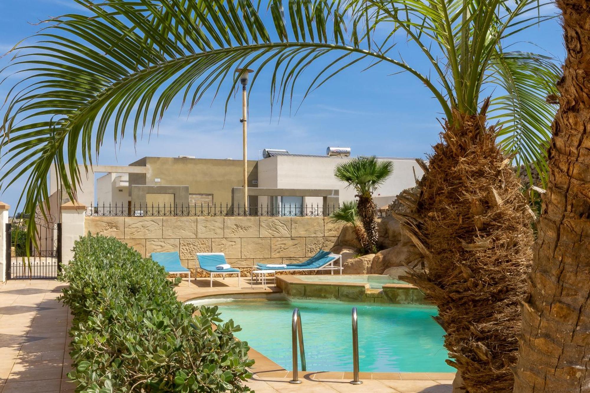 Villa & Pool Apartments In Mellieha Bay Eksteriør bilde