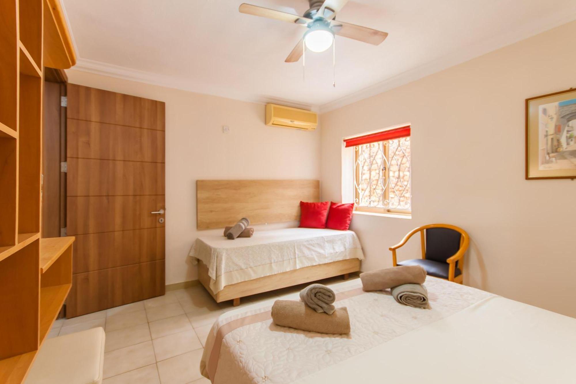 Villa & Pool Apartments In Mellieha Bay Eksteriør bilde